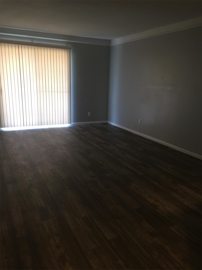Building Photo - 9511 Contessa Dr