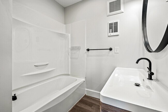 Building Photo - 26 Reservoir Ave