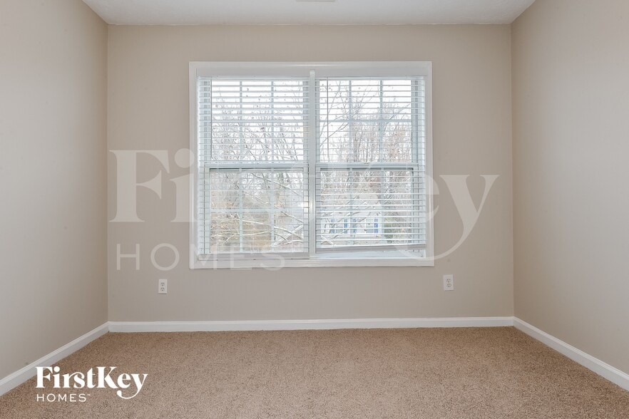 Building Photo - 740 Winbrook Dr