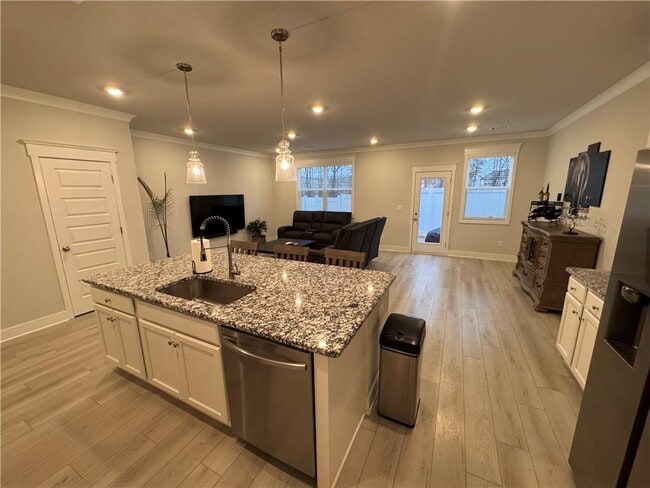 Building Photo - 220 Depot Lndg Rd