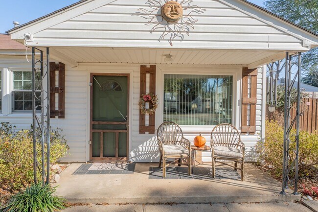 Building Photo - 104 Sharyn Ln