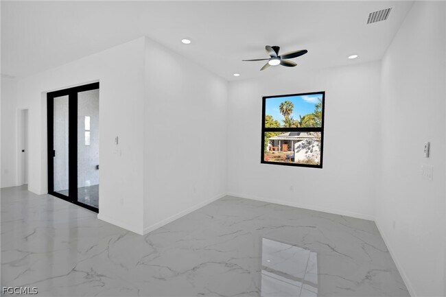 Building Photo - 5231 6th St W