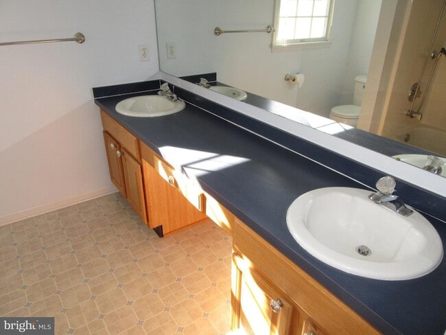 Building Photo - 138 Megan Dr