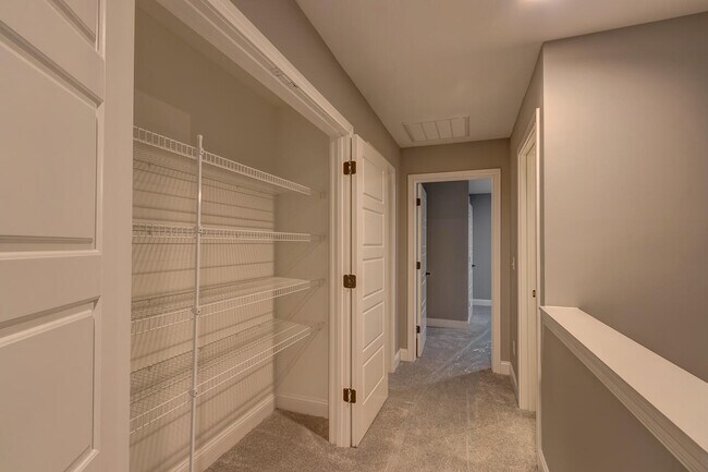 Building Photo - 187 Westwoods Dr