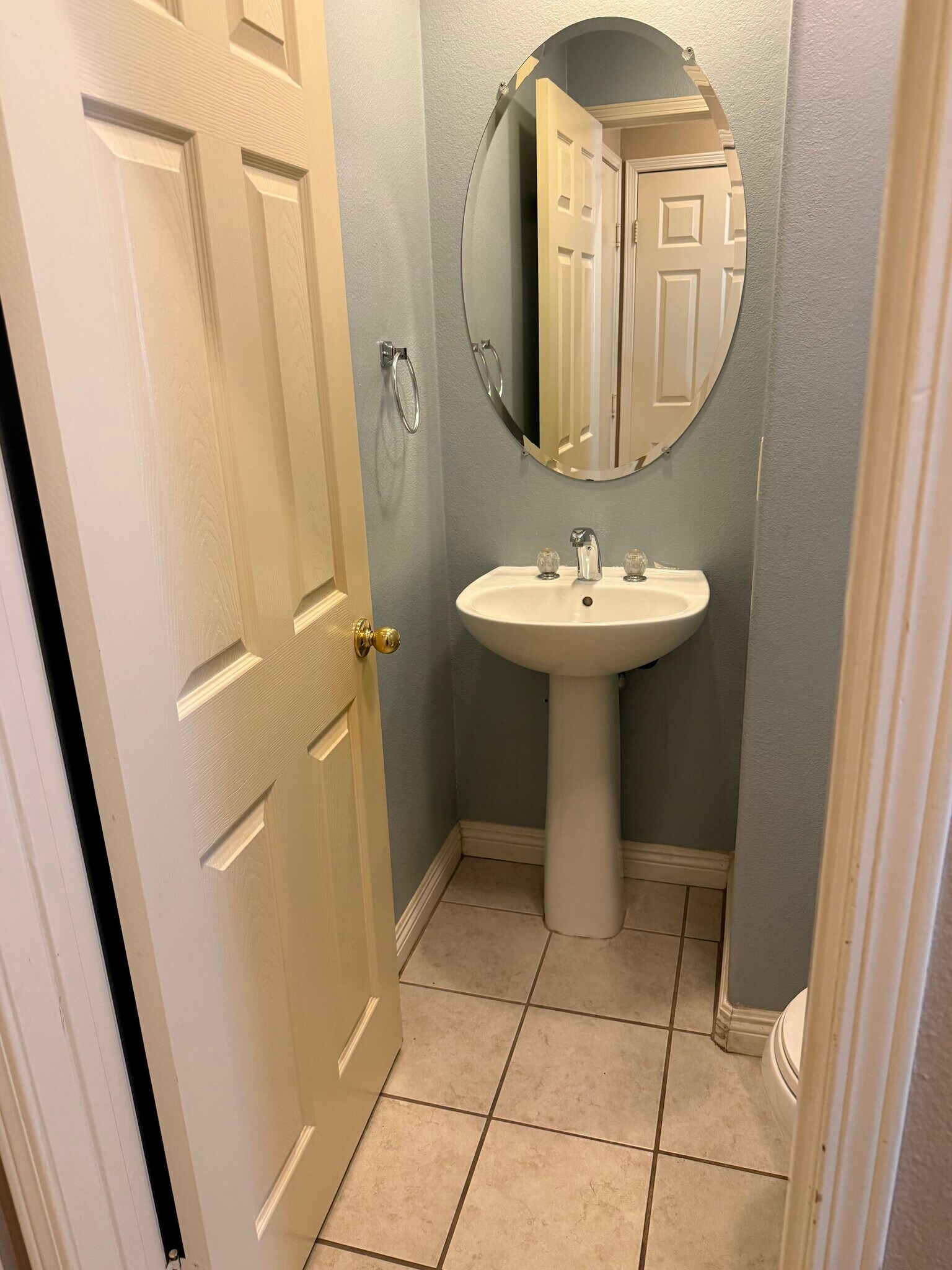 Powder Room - 33710 Willow Haven Ln