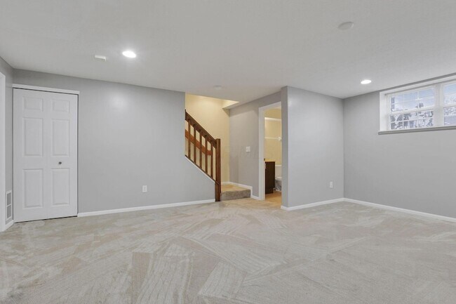 Building Photo - 243 Oxford Oak Dr