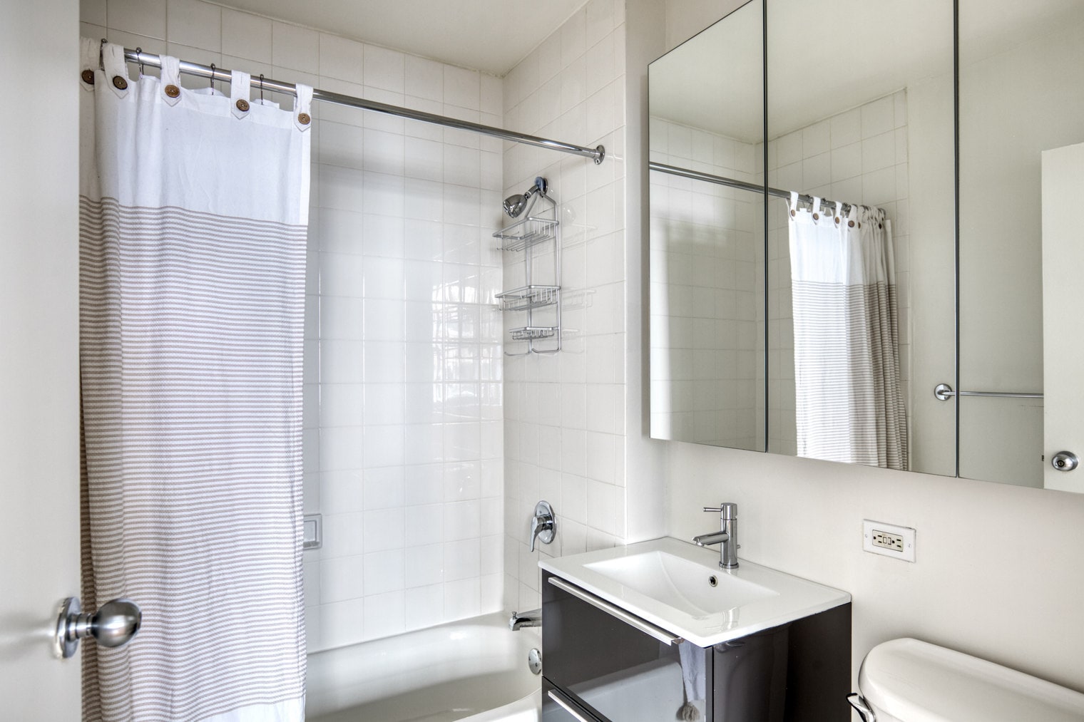 Building Photo - 85 John St