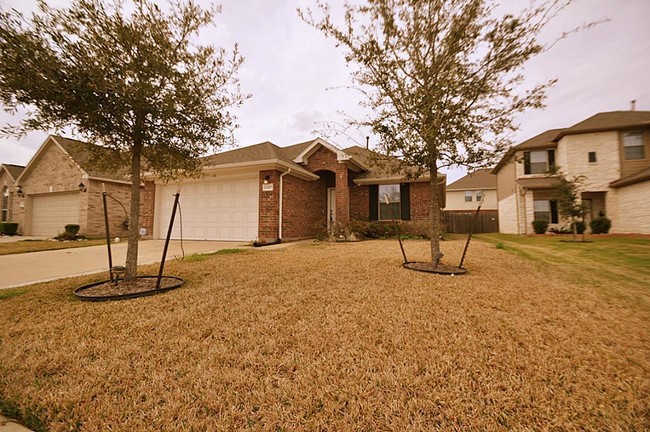 Primary Photo - 12207 Tawney Ct