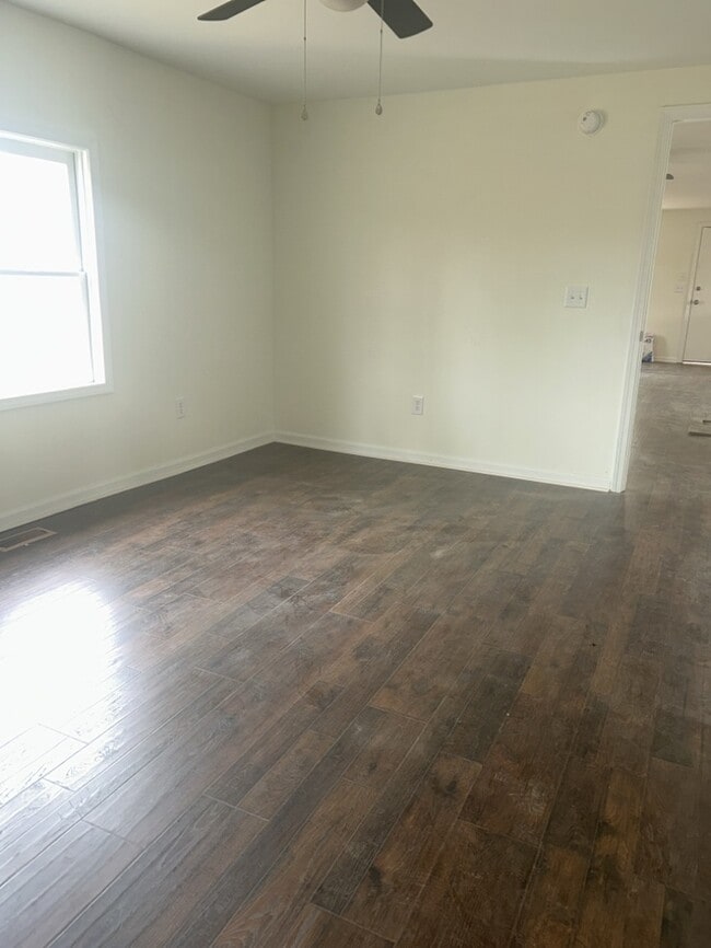 Building Photo - 721 Pickens Dr