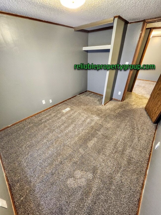 Building Photo - New Listing in Fort Wayne