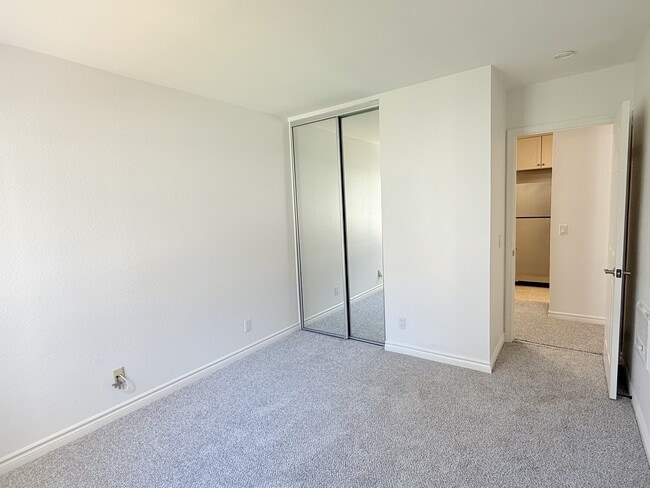 Building Photo - 9959 Azuaga St