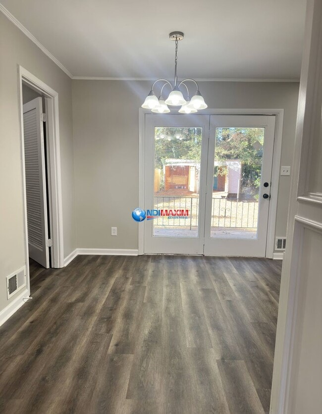 Building Photo - Renovated 4-sided brick ranch in Tucker