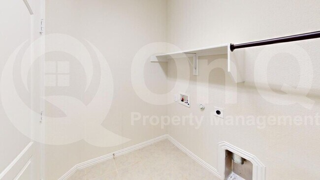 Building Photo - 1417 Westborough Dr