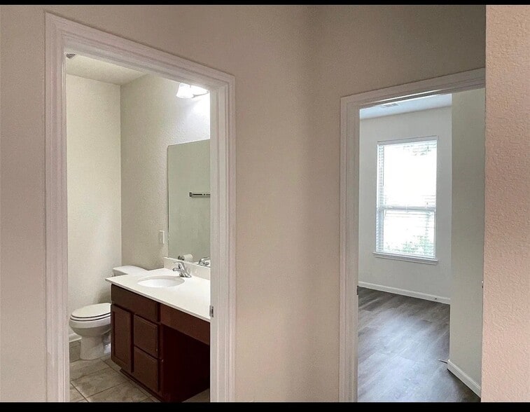 Building Photo - 28519 Willow Orchard Ln