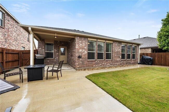 Building Photo - 2109 Edson Ct