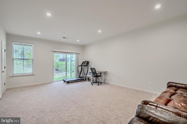 Building Photo - 7054 Fox Glove Ln