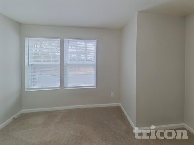 Building Photo - 2491 Marthas Ridge Dr