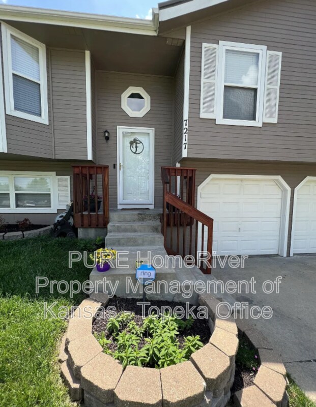 Building Photo - 7217 SW 27th St