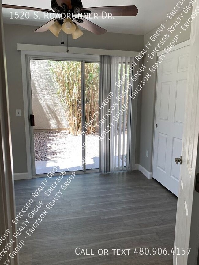 Building Photo - 1520 S Roadrunner Dr