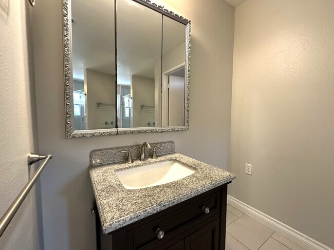 Building Photo - 4BR/3BA House in Rancho Penasquitos - Powa...