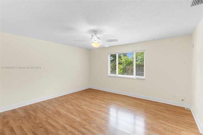 Building Photo - 15800 Surrey Cir