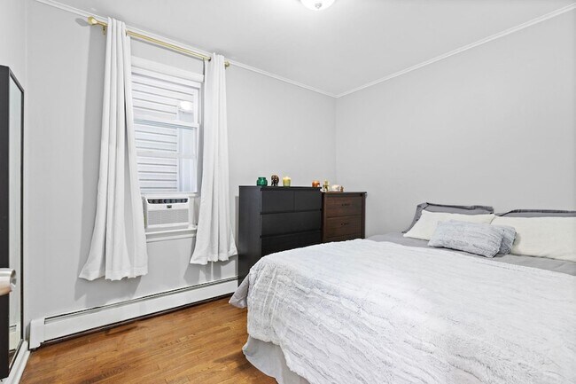 Building Photo - 98 Bergen Ave