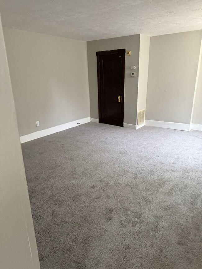 Building Photo - Adorable 2BR/1BA house