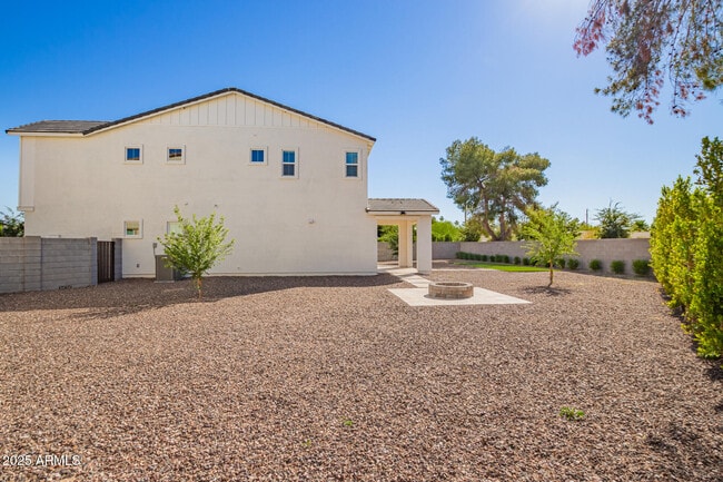 Building Photo - 6556 N 15th Dr