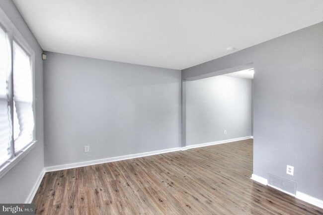 Building Photo - 2580 Iverson St