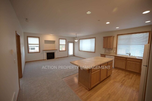 Building Photo - 2 bed 2 bath, in Sequim