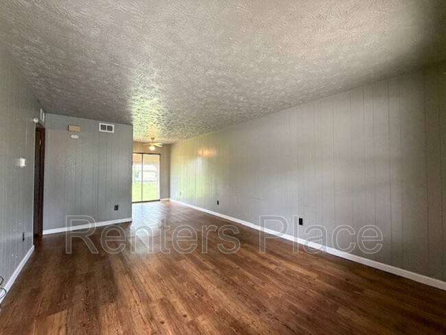Building Photo - 812 S Adair St