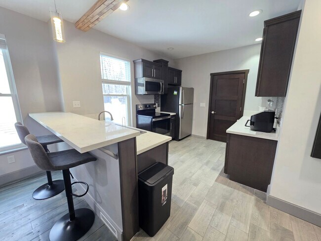 Building Photo - 920 2nd Ave S