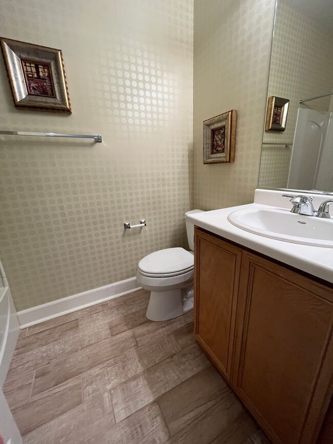 Building Photo - 2 BED / 2 BA - ALL APPLIANCES - COMMUNITY ...