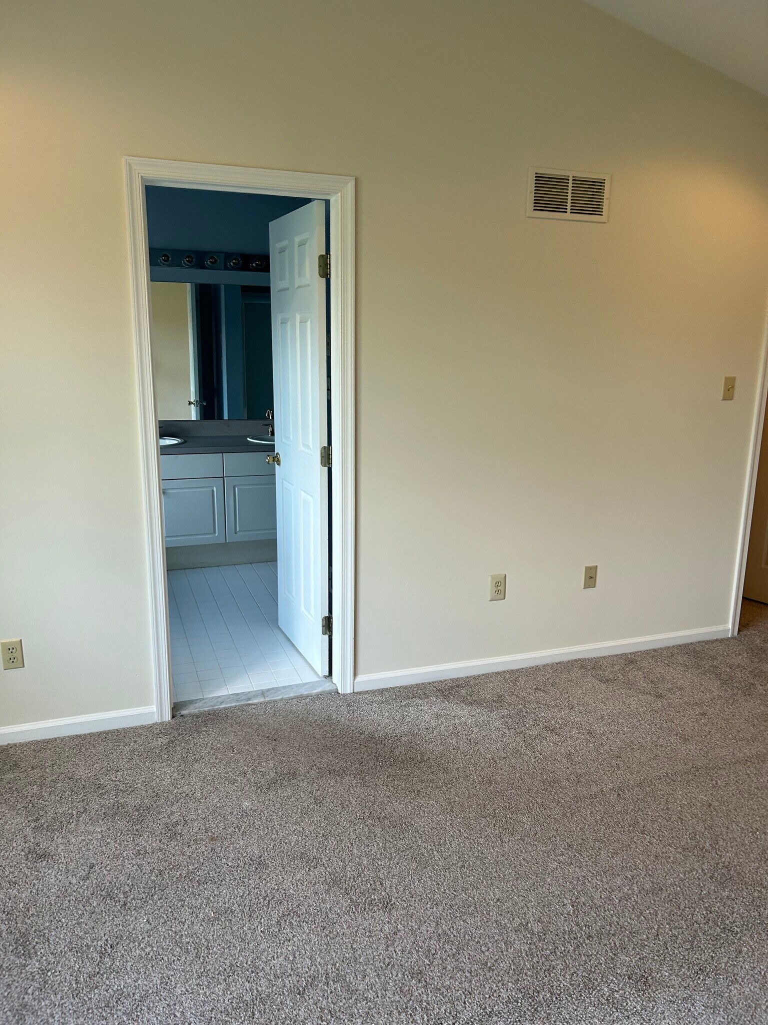 Master bathroom entrance - 69 Walker Rd