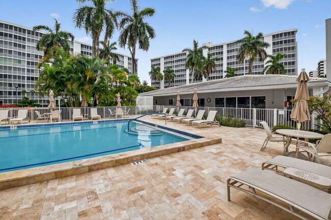 Building Photo - 3212 S Ocean Blvd