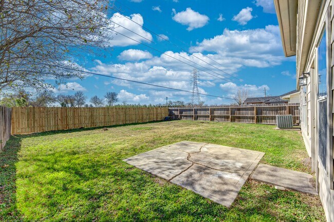 Building Photo - 15831 Crooked Arrow Dr