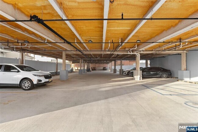 Building Photo - 51 E Main St