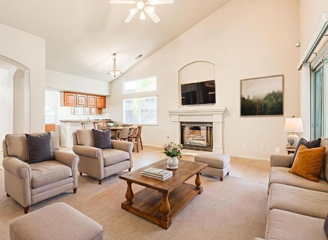 Building Photo - 1138 E Royal Dornoch Ave