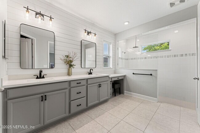 Building Photo - 324 Windley Dr