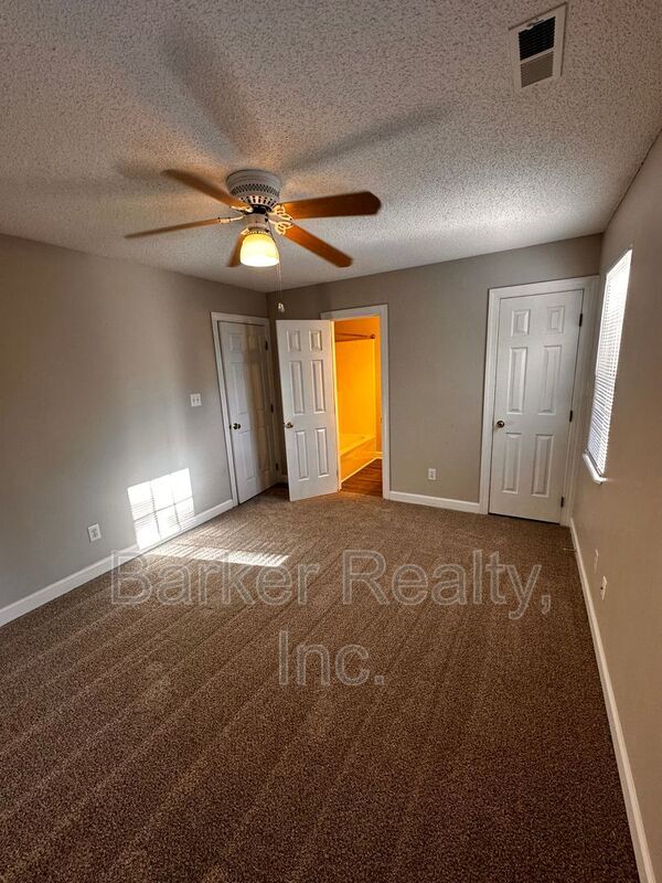 Building Photo - 705 Carolina Ave