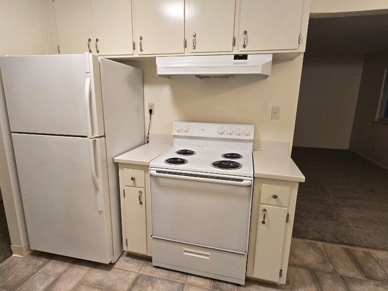 Building Photo - 1751 Ross Cir