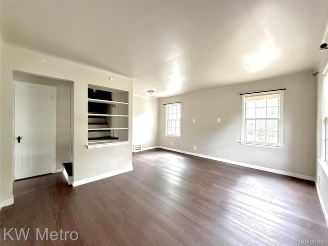 Building Photo - 1305 Collegewood St