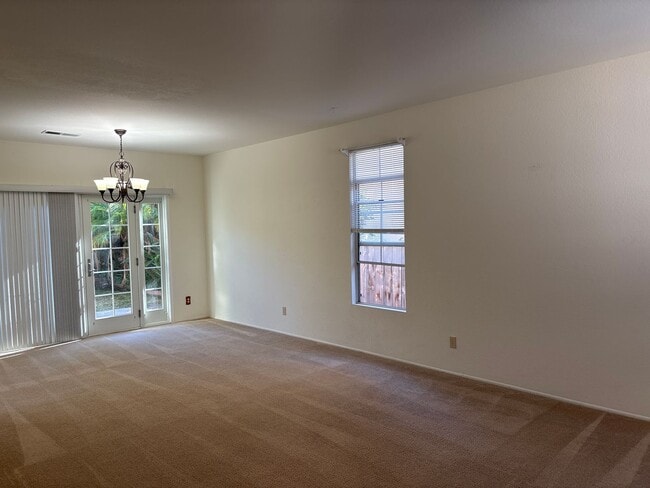 Building Photo - Four Bedroom Home in Sante Fe Hills, San M...