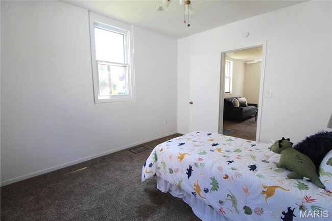 Building Photo - 413 N Center St