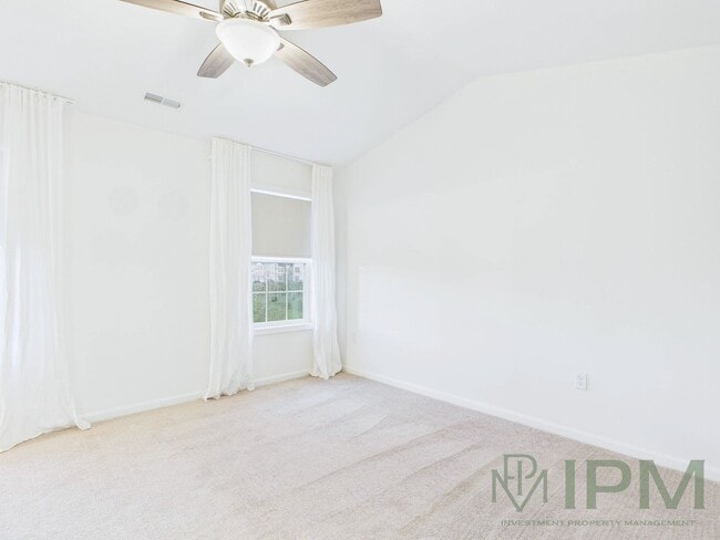Building Photo - Dallastown Schools! Available Now! Beautif...