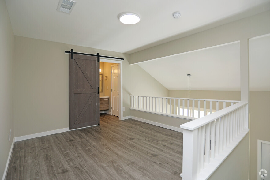 Barn Door- Morgan - West End Lofts