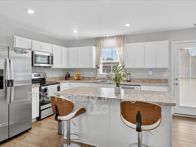 Building Photo - 4905 Gerald Dr