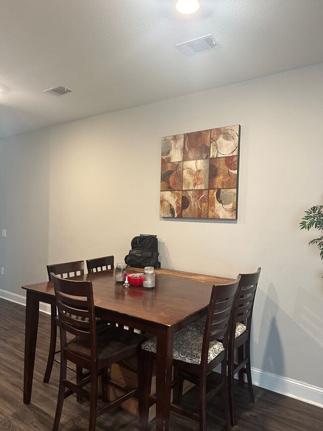 Building Photo - For Rent