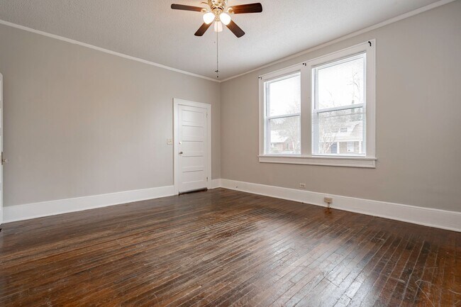 Building Photo - Charming 1 Bedroom Apartment - Section 8 A...