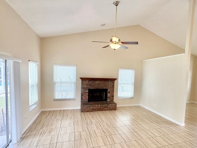 Building Photo - Beautiful 4BR/2.5BA Water View Home - Deer Hollow in the Deerfield Community!
